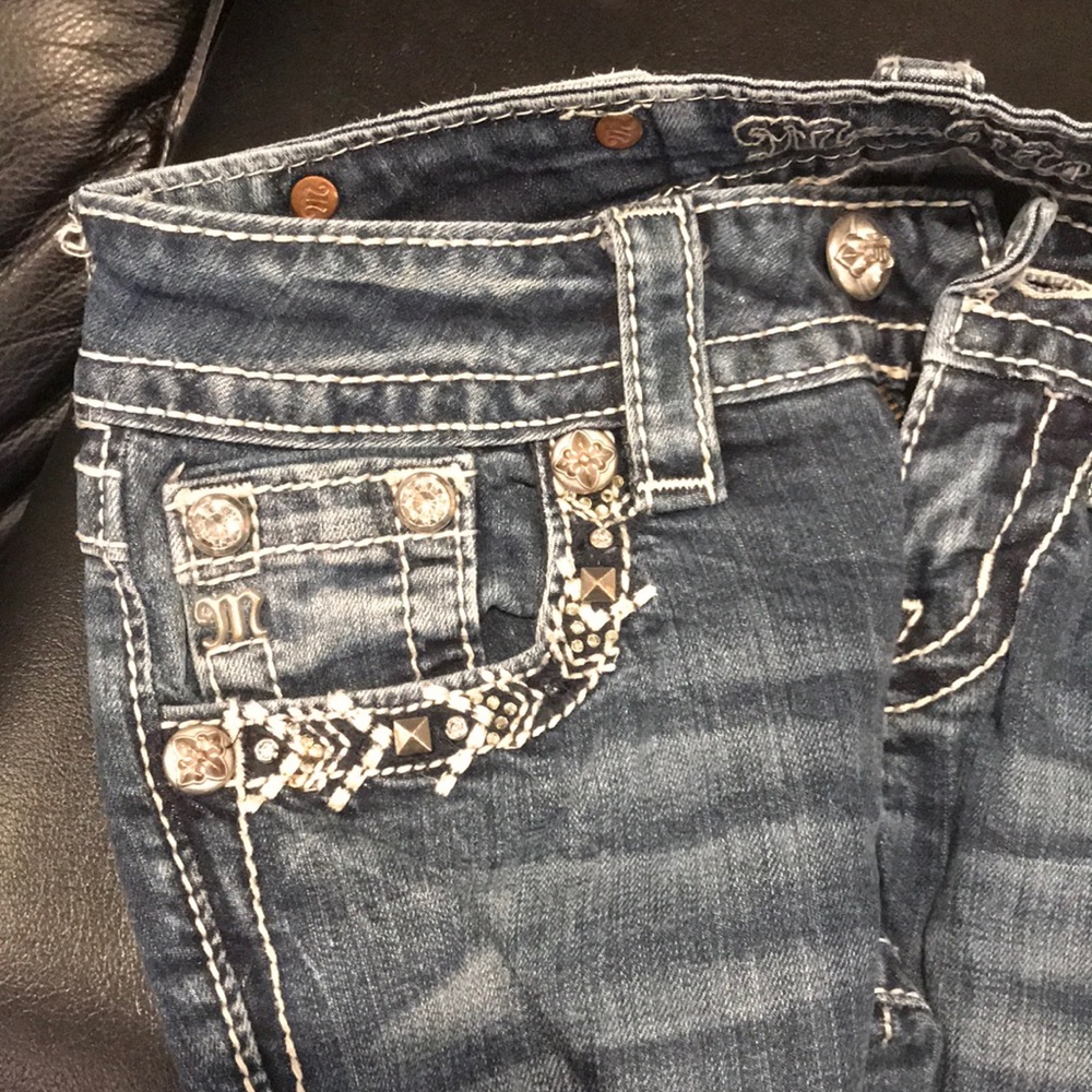 Jeans - Picture 2 of 3